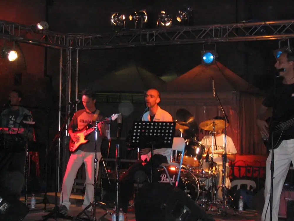 La STOP – Toto Cover Band durante un'esibizione live